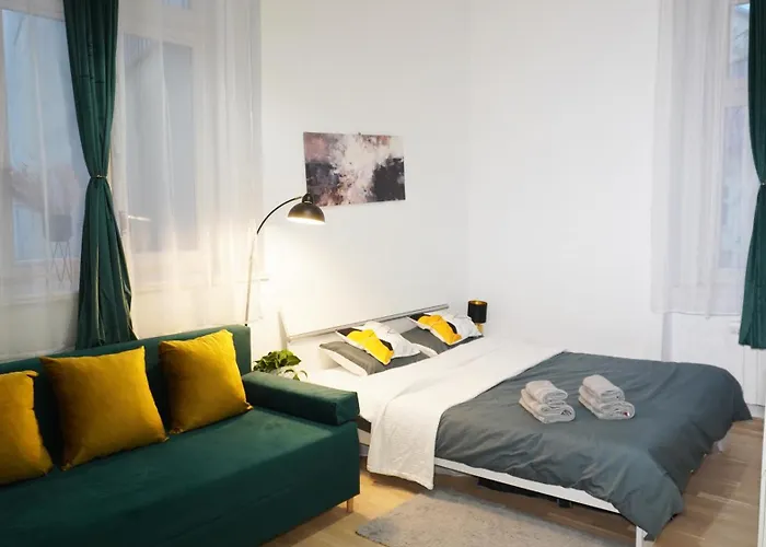 Quiet Cozy Apartment In The Center